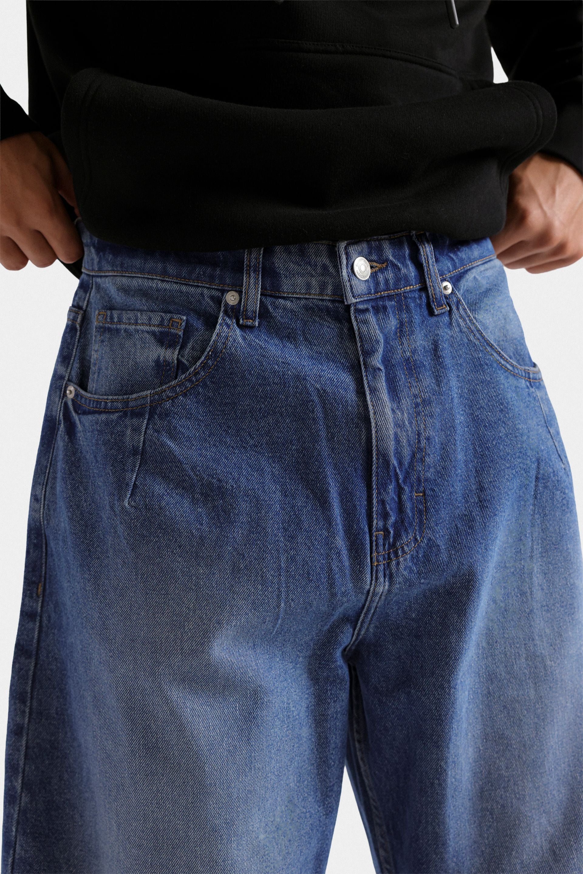 Balloon Fit Jeans