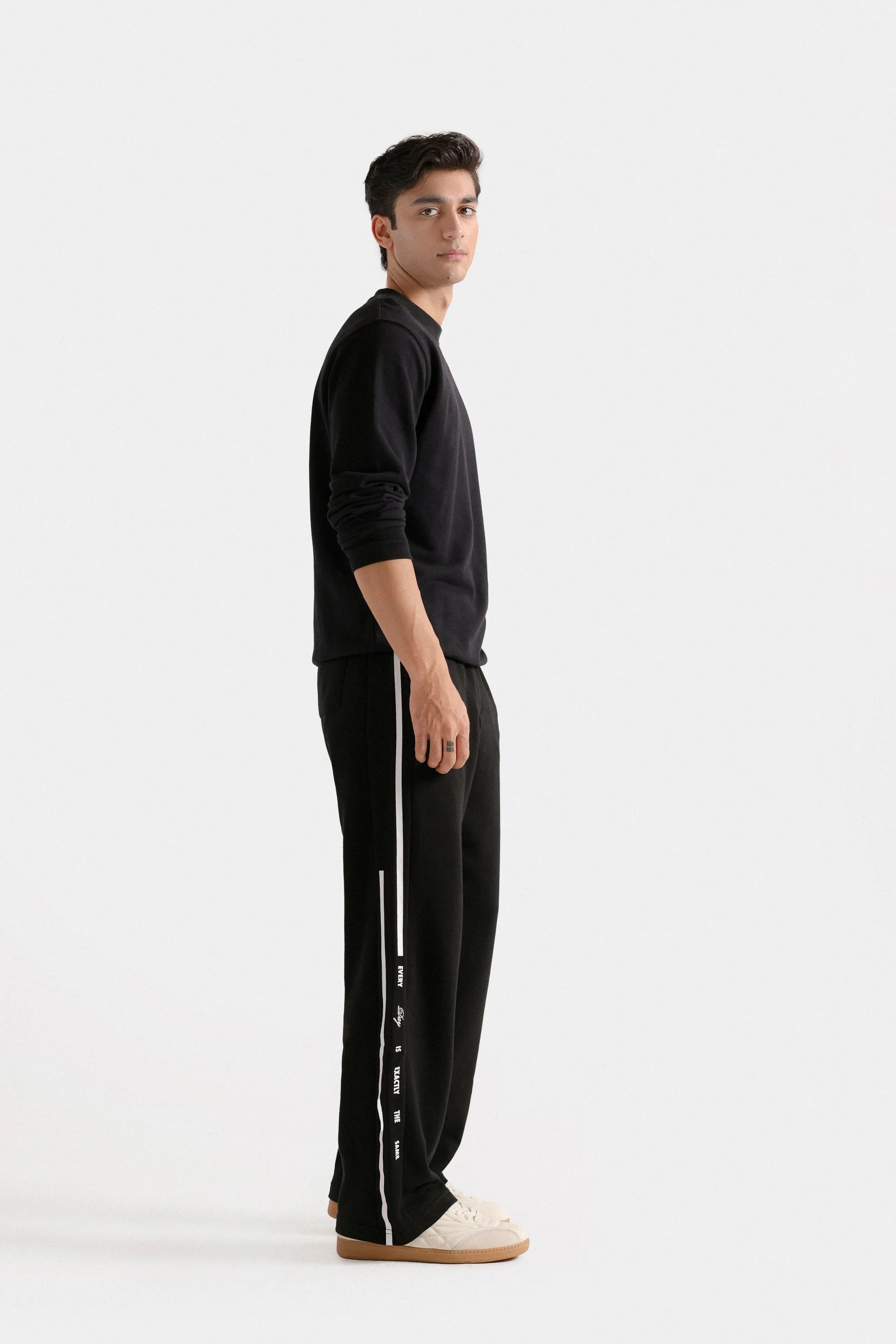 Basic Crew Neck Sweatshirt
