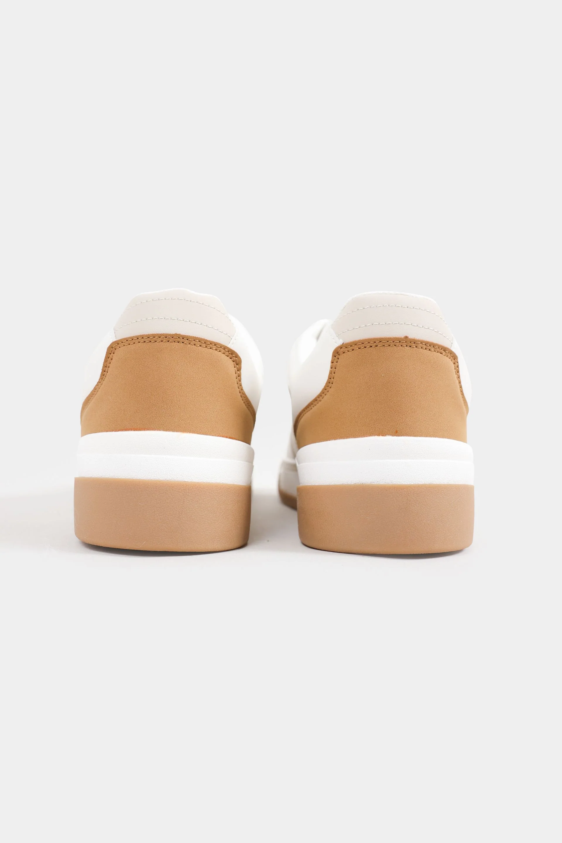 Multi-Piece Contrast Sneakers 5 Multi-Piece Contrast Sneakers