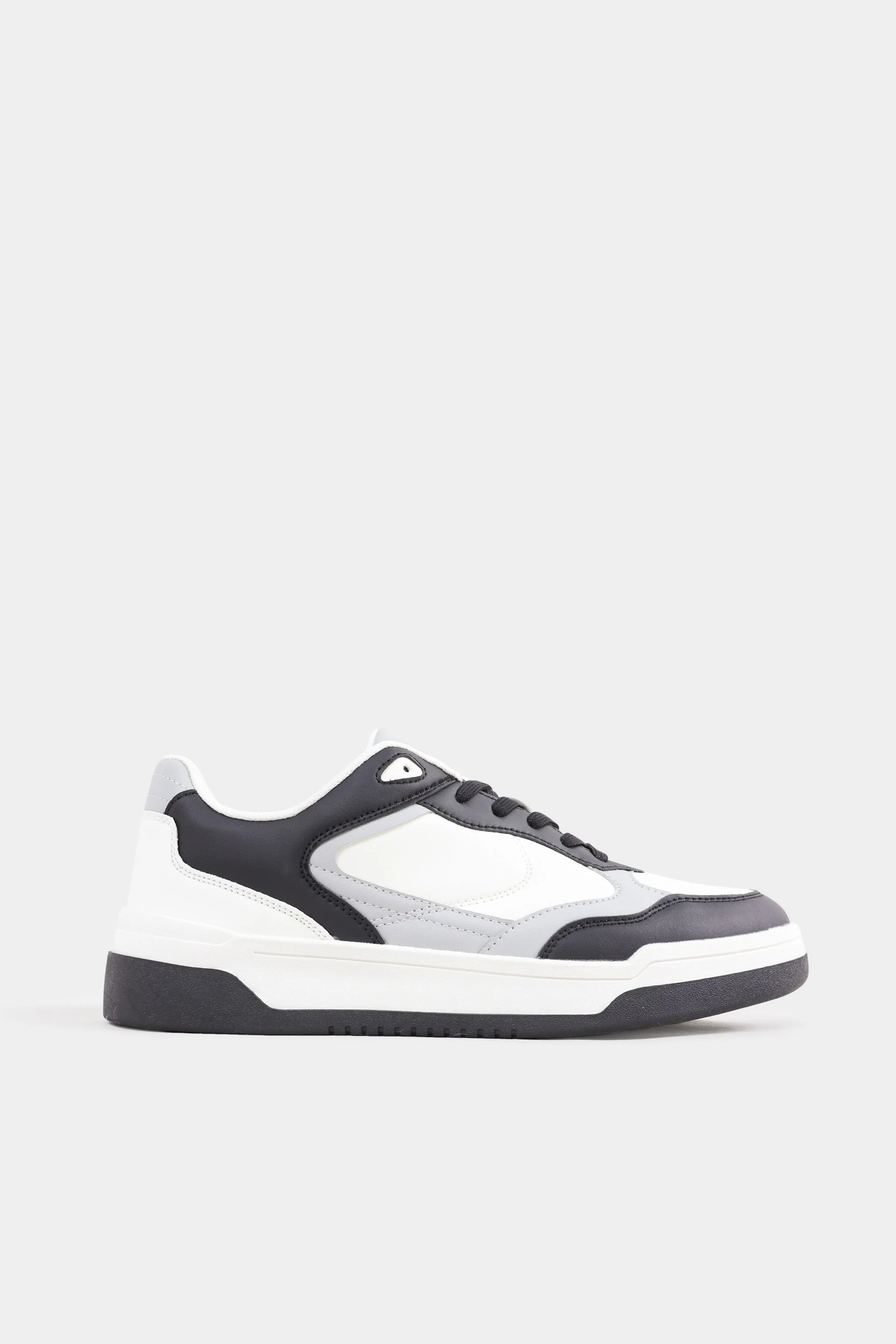 Multi-Piece Contrast Sneakers 7 Multi-Piece Contrast Sneakers