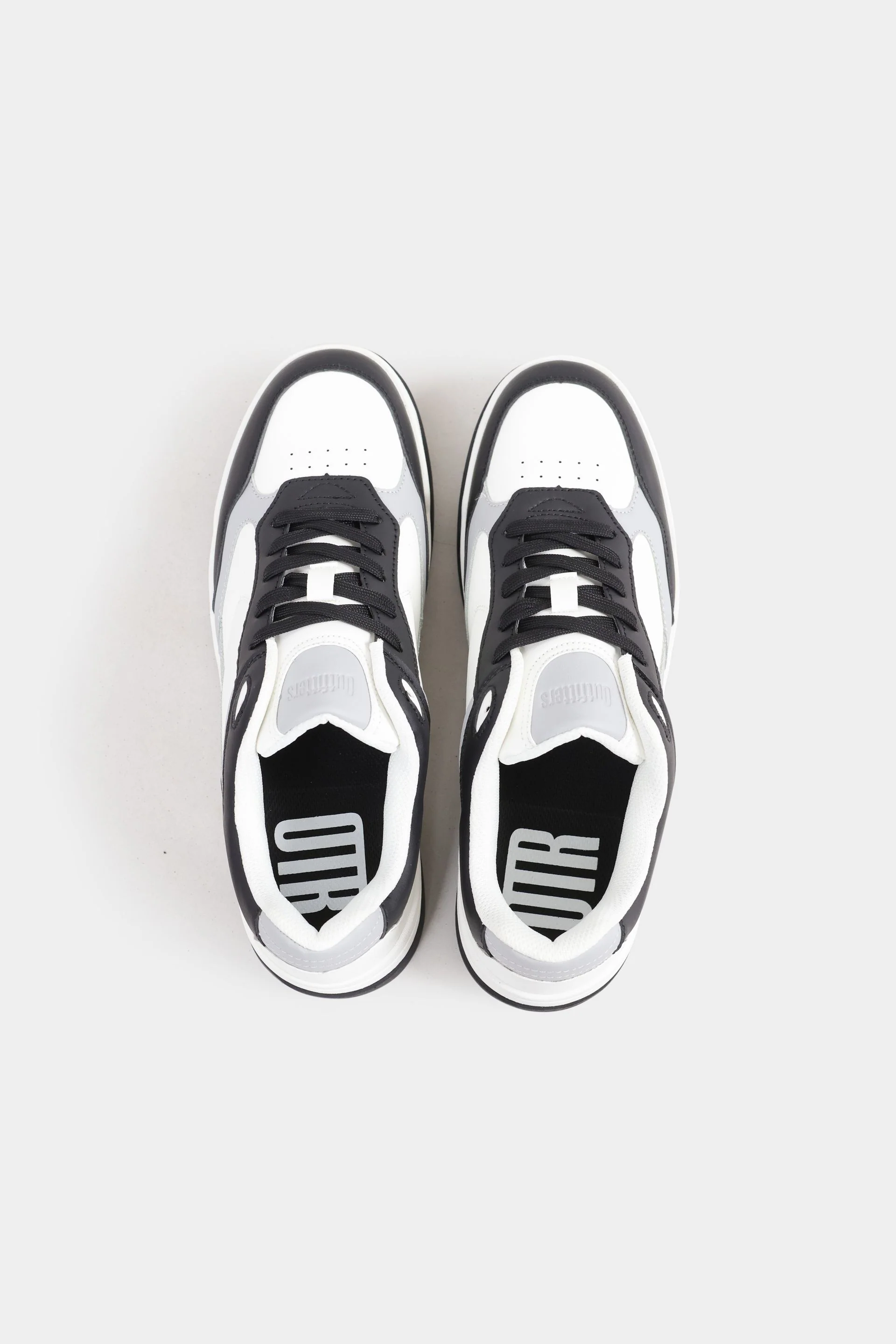 Multi-Piece Contrast Sneakers 8 Multi-Piece Contrast Sneakers