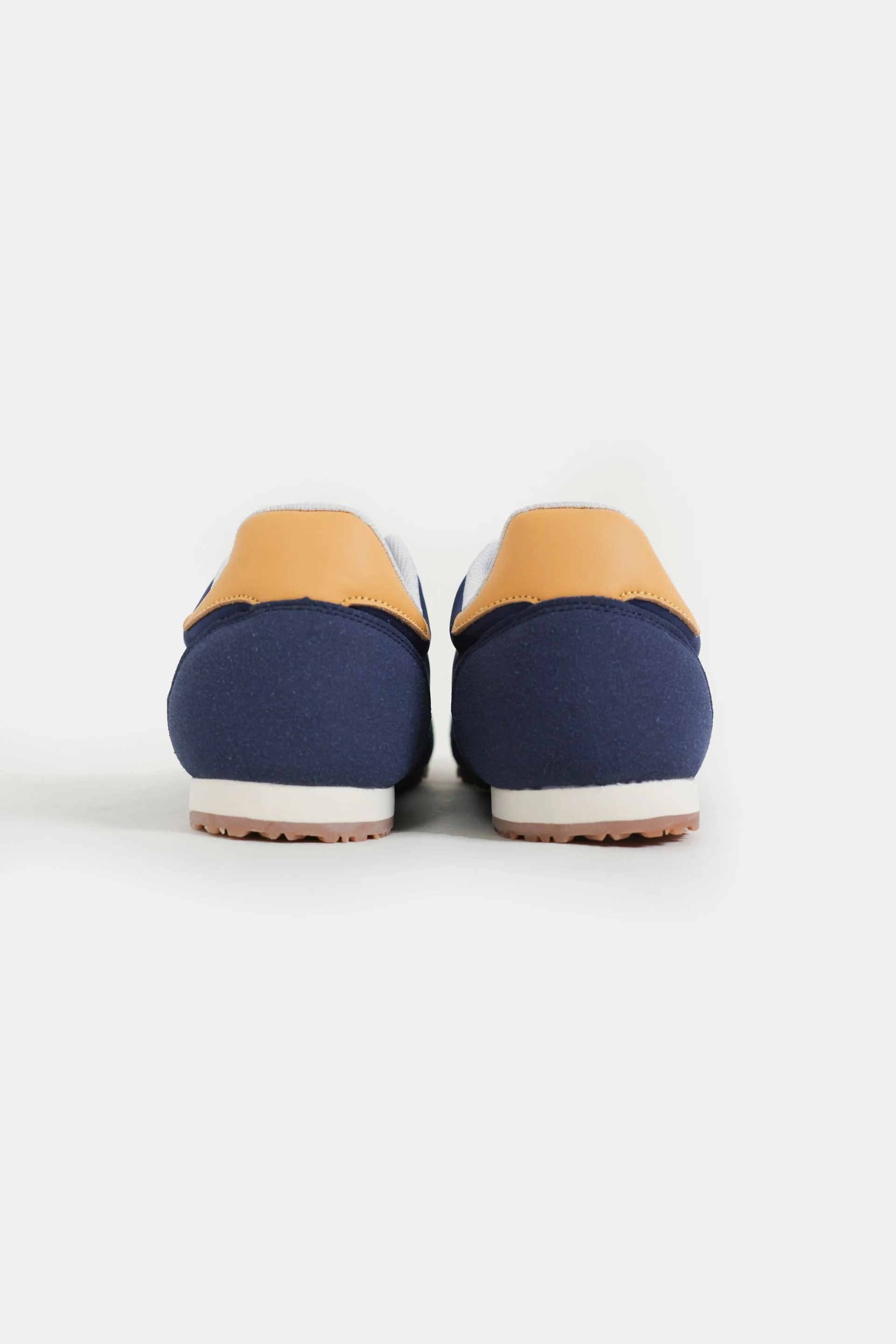Contrast Trainers