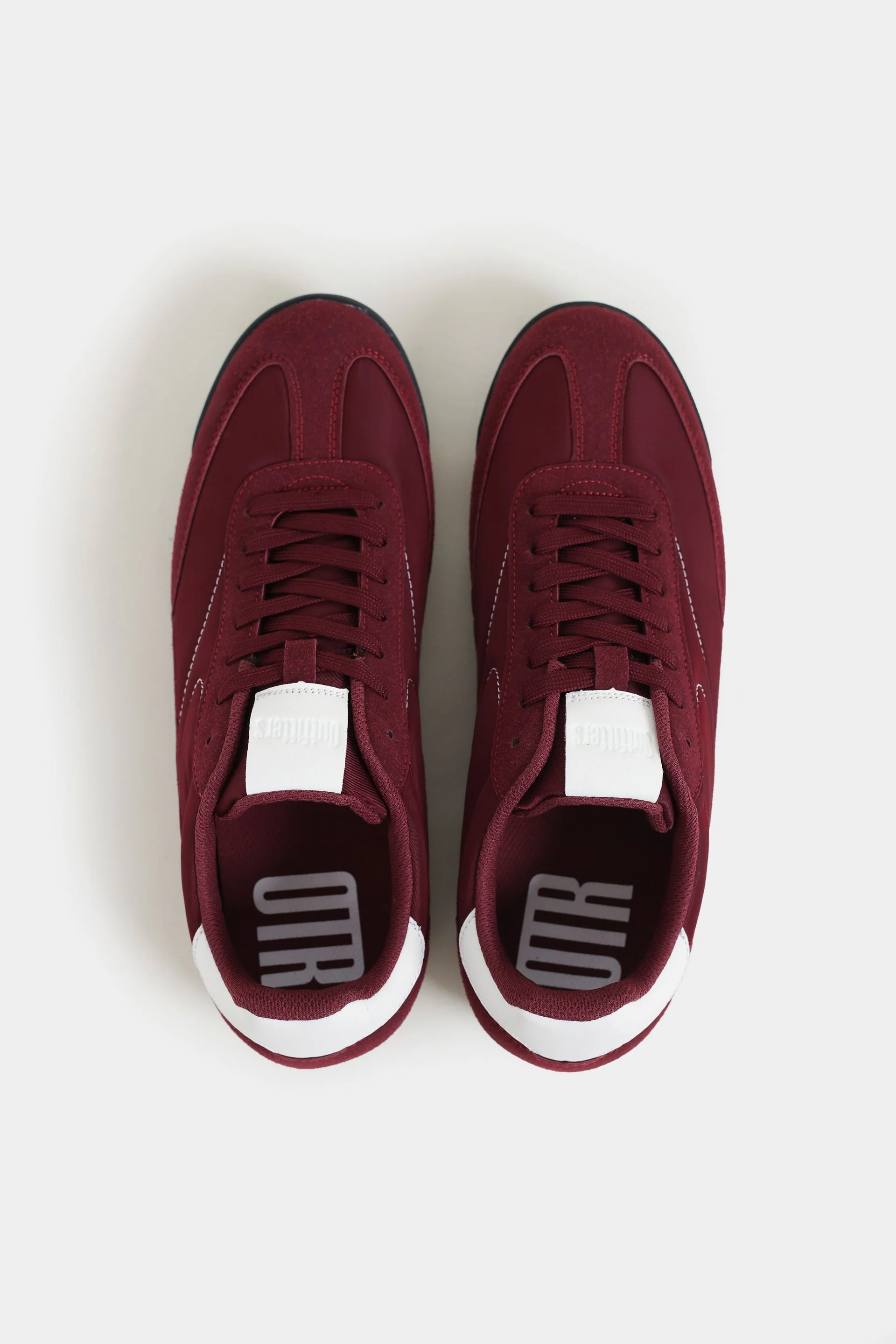 Contrast Trainers