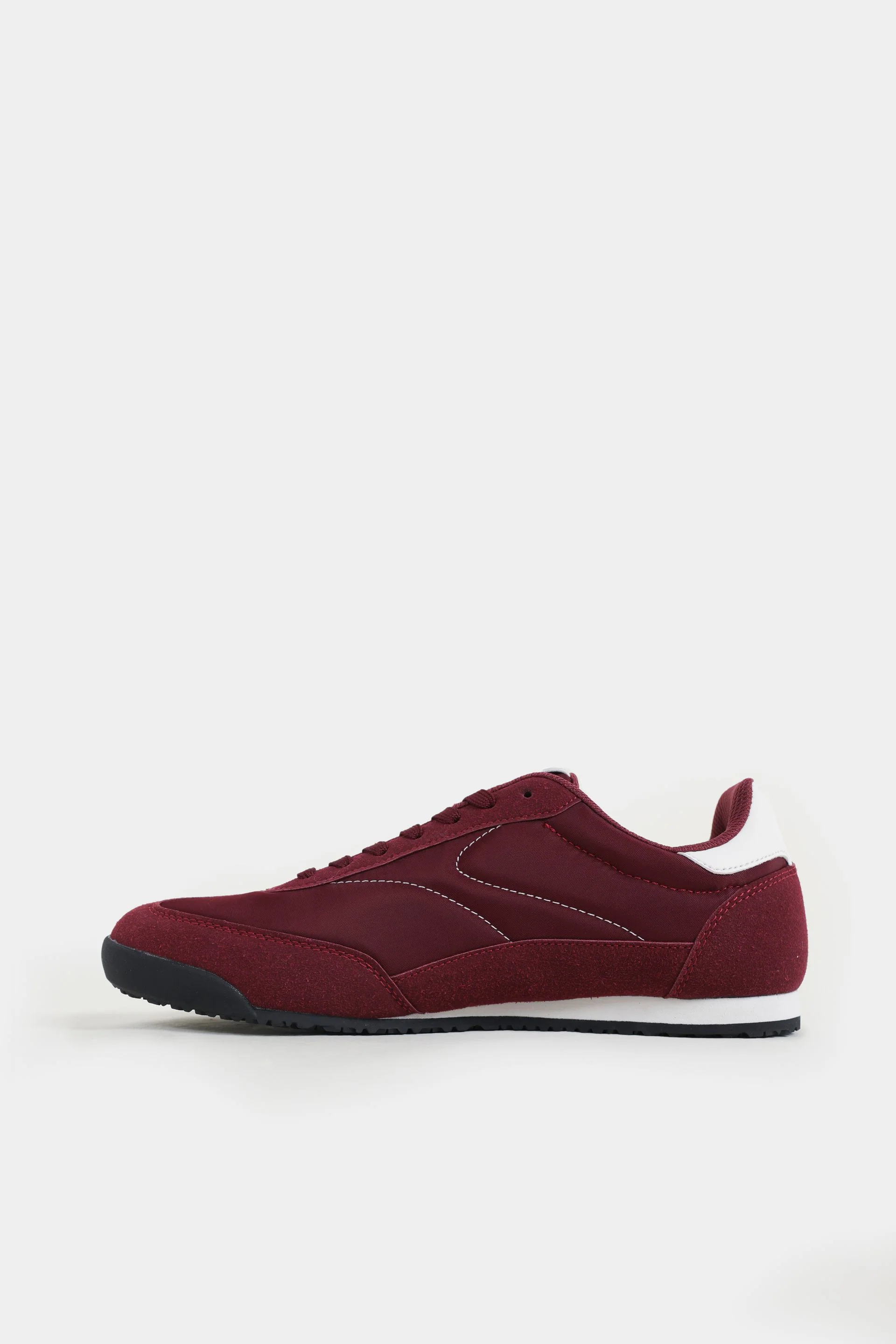 Contrast Trainers