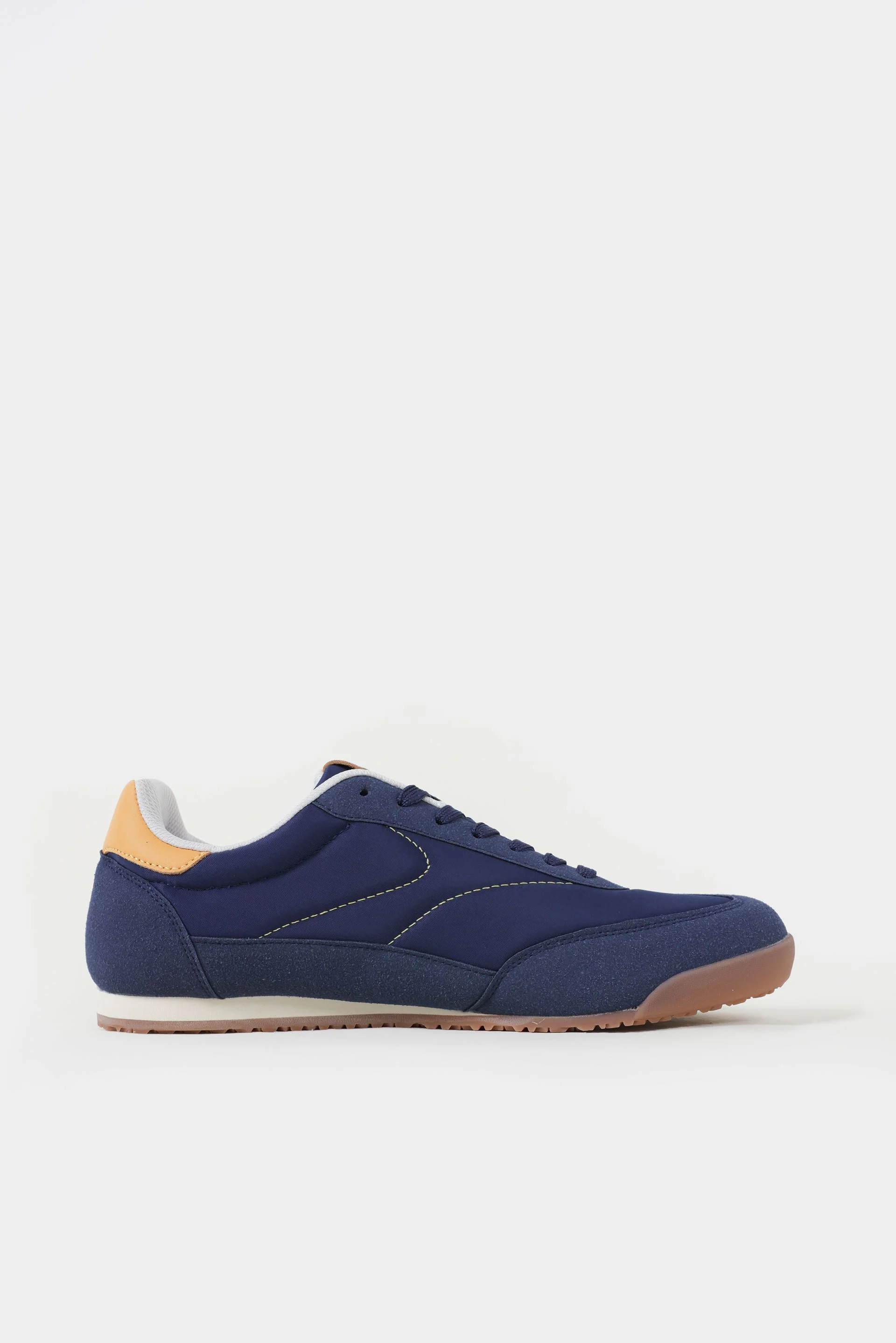 Contrast Trainers