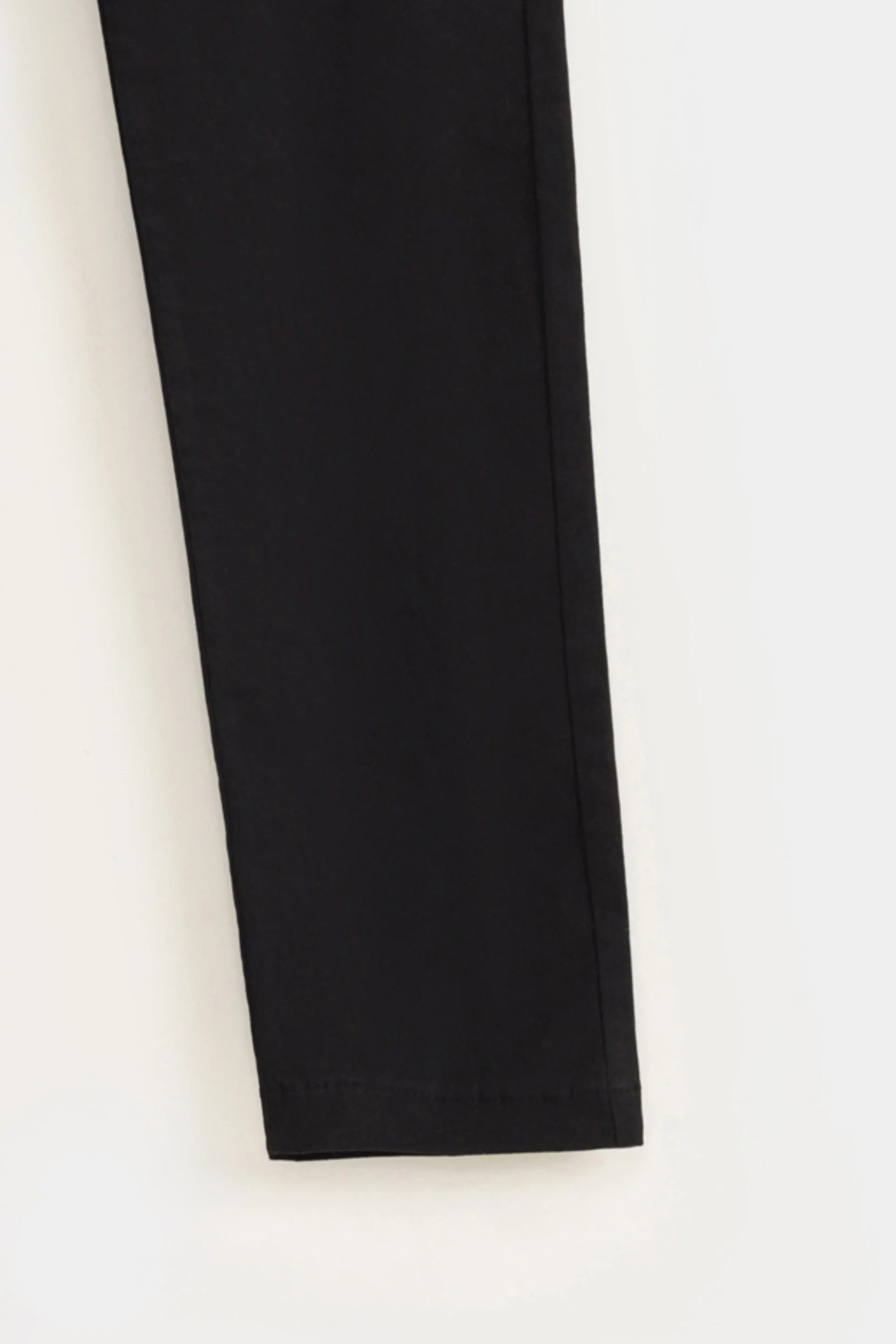Basic Slim Fit Chinos